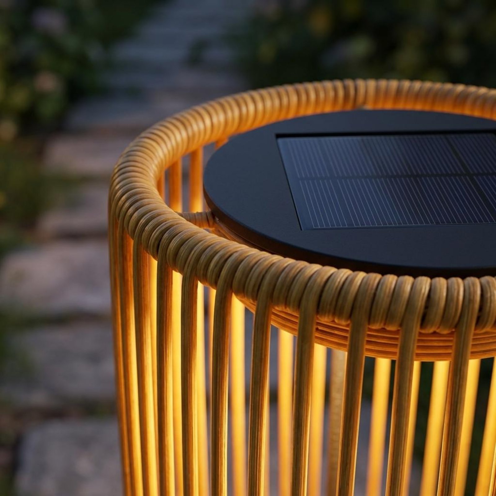 Солнечный садовый фонарь из пл – обзор и цена Halo Outdoor Lighting